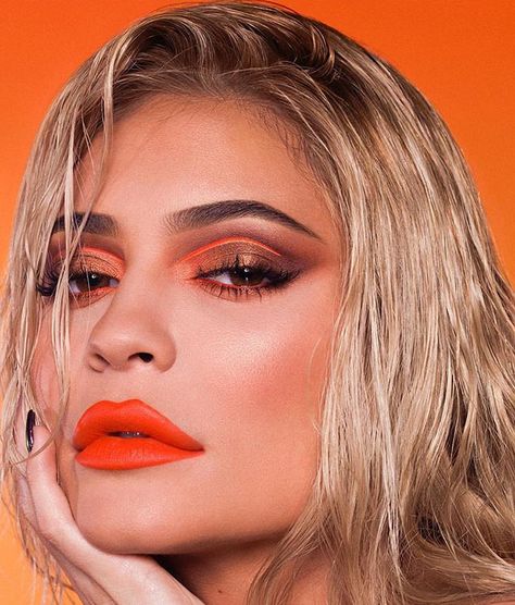 https://www.instagram.com/makeupbyariel Maquillaje Kylie Jenner, Editorial Make-up, Koleksi Makeup, Kylie Makeup, Orange Eyeshadow, Drag Make-up, Jenner Makeup, Orange Makeup, Kim K Style