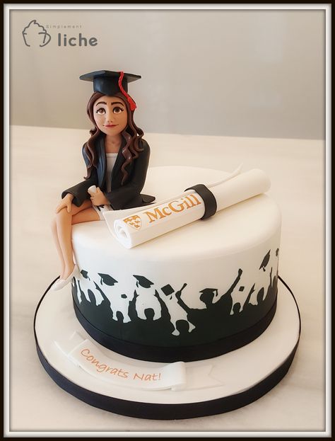 Ca Cake Design, Simple Graduation Cakes, Graduation Cake Designs, Graduation Party Desserts, Graduation Party Cake, Graduation Dinner, Graduation Party Gifts, Cake For Husband, Elegant Birthday Cakes