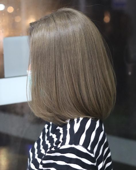 One Length Haircuts, Korean Short Hair, Layered Haircuts For Medium Hair, Long Silky Hair, Easy Hairstyles For Medium Hair, Hair Inspiration Short, Lob Hairstyle, Haircuts For Medium Hair, Haircuts Straight Hair