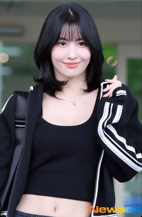 #twice #twicetagram #momo #twicemomo #momotwice #kpop #kpopicons #fyp #foryou #explore Hirai Momo, Hair Images, Onitsuka Tiger, Korean Hairstyle, Asian Style, Hairstyles Haircuts, Milan Fashion Week, Instagram Update, Hair Goals