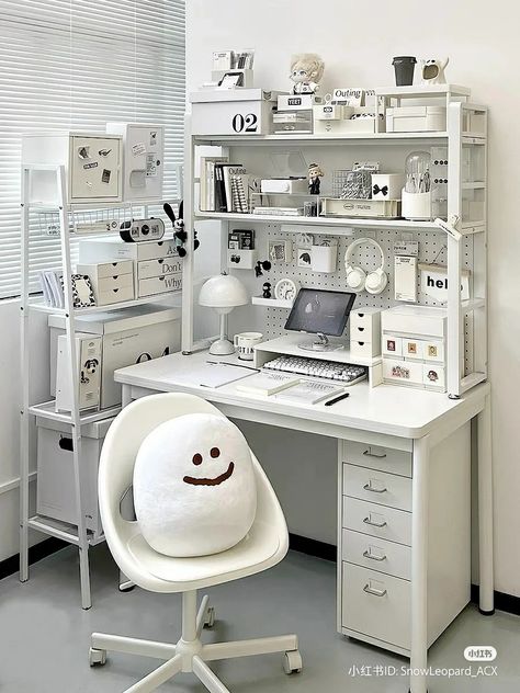 cute room inspiration inspo aesthetic bedroom ideas y2k trend minimalistic clean korean japanese desk tidy organizer style vibe aesthetic desk studying coquette cute beautiful black and white Room Wishlist, Dream Bedroom Inspiration, Cute Diy Room Decor, White Desk, Room Redesign, Dekorasi Kamar Tidur, Pinterest Room Decor, Study Room Decor, Desk Ideas