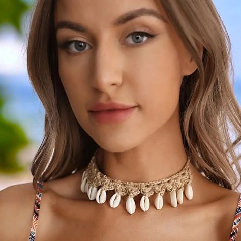 Elevate Your Beach Vacation Style With Our Exquisite Bohemian Shell Necklace. This Adjustable, Handmade Seashell Choker Features Natural Cowrie Shells, Perfect For Those Who Crave A Touch Of Coastal Elegance. Whether You're Strolling Along The Shore Or Sipping Cocktails At A Beachside Caf, This Accessory Adds A Dash Of Boho Charm To Any Outfit. Key Features: - Natural Cowrie Pendant: Each Shell Is Meticulously Handwoven Into The Rope Necklace, Creating A Unique Piece That Celebrates The Beauty O Slipknot Design, 80s Indie, Seashell Choker, Native American Dream Catcher, Beach Vacation Style, Coastal Elegance, Shell Choker, Cowrie Shells, Summer Necklace