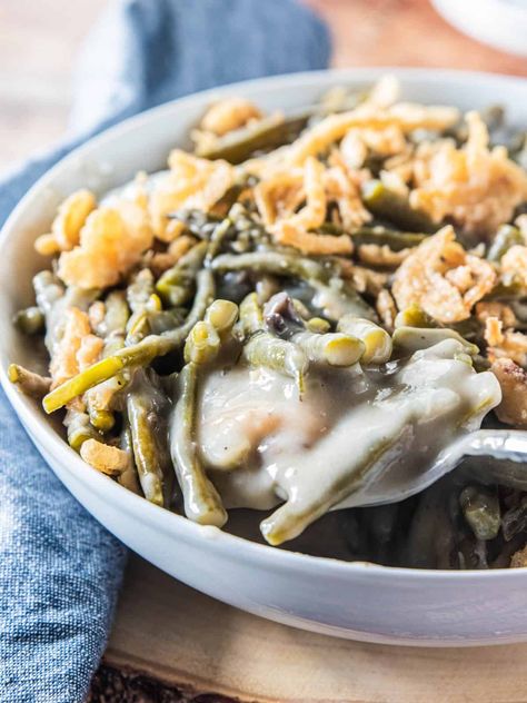 Gluten Free Green Bean Casserole Easy, Crockpot Green Bean Casserole, Thanksgiving Crockpot, Gluten Free Green Bean Casserole, Crockpot Green Beans, Green Bean Casserole Crock Pot, Creamy Green Beans, Crockpot Side Dishes, Green Bean Casserole Easy