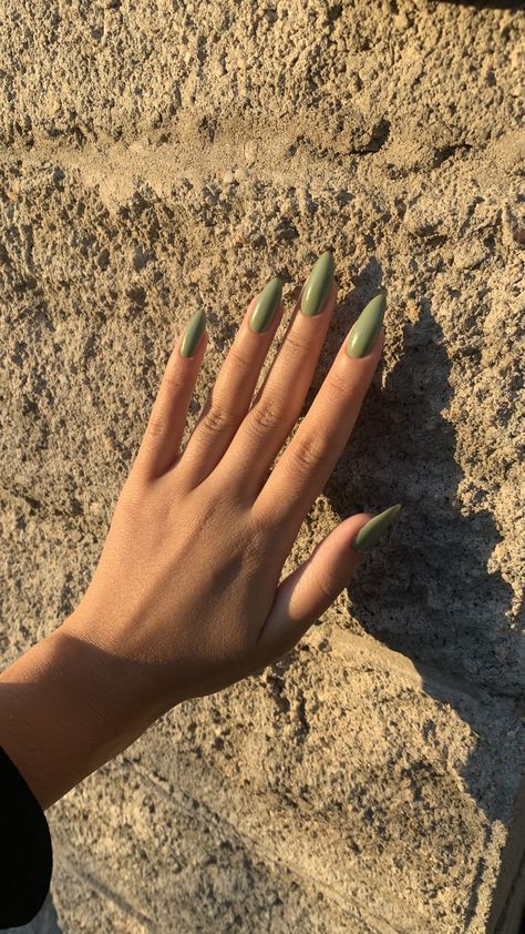 Long Almond Nails Green, Olive Almond Nails, Short Almond Nails Olive Green, Olive Green Almond Nails, Long Almond Nails Olive Green, Olive Green Nails, Long Almond Nails, Nails 2021, Nails Almond