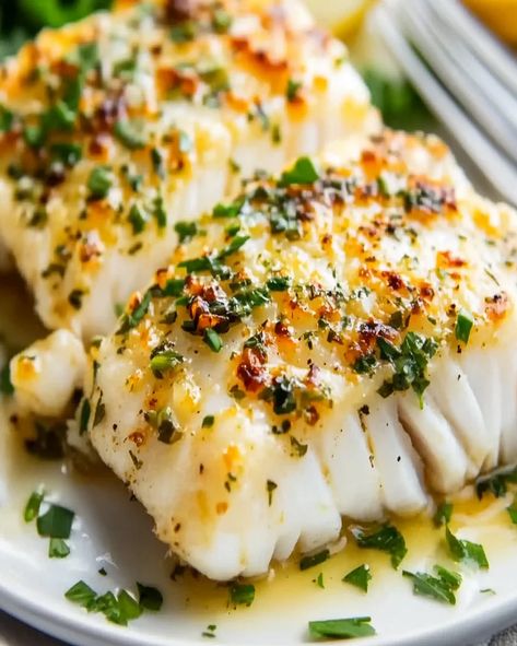 Savory Garlic Butter Cod with Lemon and Herbs Garlic Butter Cod, Butter Fish Recipe, Optimal Recipes, Butter Cod, Cod Dishes, Cod Fish Recipes, Lemon Recipe, Steamed Asparagus, Garlic Herb Butter