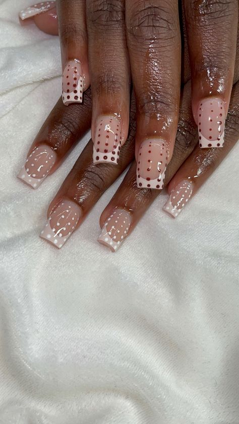 French Tip With Polka Dots, French Tip With Dots, Dot Design Nails, Polka Dot French Tip Nails, Dot Nail Designs, Short Gel Nails, White French Tip, Short Square Nails, Dots Nails