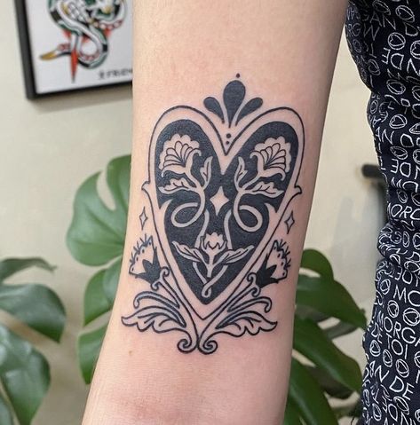 American Traditional Tattoo Ideas, Traditional Tattoo Ideas, Cute Tats, Sick Tattoo, Poke Tattoo, Dainty Tattoos, Dream Tattoos, American Traditional Tattoo, American Traditional