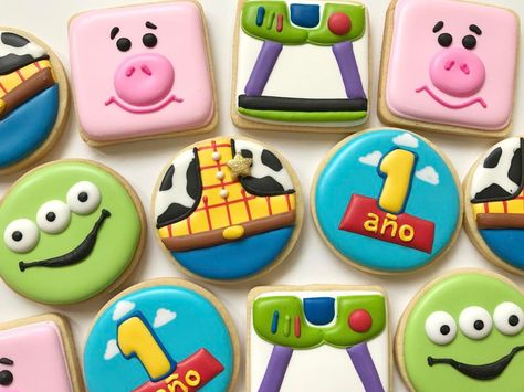 De mis favoritas ❤️ #toystorycookies #toystory #decoratedcookies #lagalleteriarg Toy Story Birthday Cake, Toy Story Cookies, Toy Story Party Decorations, Shape Ideas, Toy Story Baby, Disney Cookies, Toy Story Theme, Toy Story Cakes, Toy Story Birthday Party