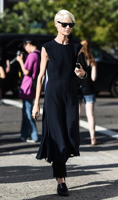 9 Outfits Every Fashion Editor Will Be Wearing This Fall via @WhoWhatWear Dresses Over Pants, Fall 2016 Outfits, Layering Ideas, Dress Over Jeans, Black Slim Pants, Dress Over Pants, 2022 Style, Jeans Street Style, Tulle Maxi Skirt