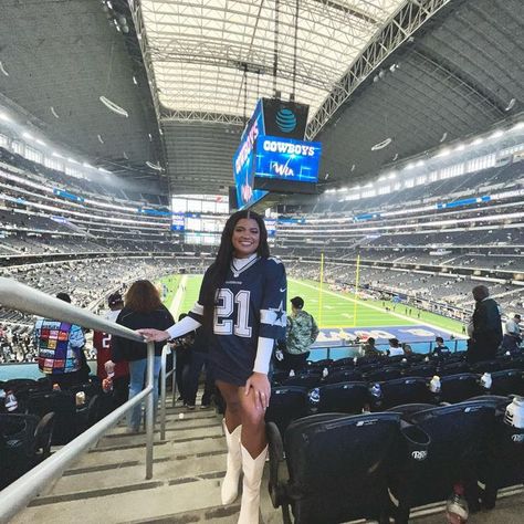 @zelaswanson on Instagram: "21, can you do somethin' for me??" Dallas Mavericks Outfit Woman, Gameday Outfits, Cowboy Games, Nfl Football Games, Game Outfit, Country Style Outfits, Football Game Outfit, Vegas Outfit, Nfl Outfits