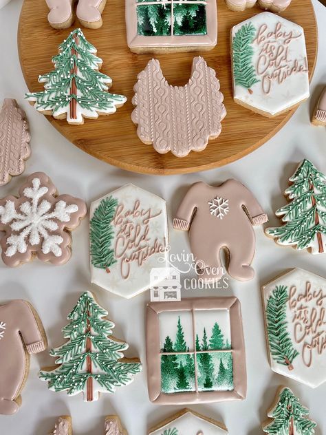 Christmas Baby Shower Food, Winter Cookies Decorated, Gender Reveal Cookies, Winter Cookies, Holiday Baby Shower, Edible Favors, Outside Baby Showers, Winter Cookie