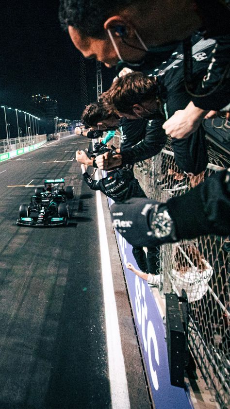 F1 Hamilton, Mercedes Petronas, Hamilton Wallpaper, Lewis Hamilton Formula 1, F1 Lewis Hamilton, Petronas F1, F1 Wallpaper Hd, Formula 1 Car Racing, F1 Poster