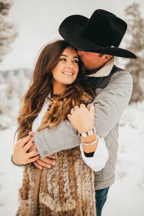 Western Wedding |  Cowboy Wedding | Texas Wedding Photographer | Boho Wedding | Madi Wagner Photography Western Engagement Pictures Outfits Winter, Western Couple Christmas Pictures, Winter Western Couple Photoshoot, Western Engagement Pictures Winter, Winter Western Engagement Photos, Boho Western Engagement Photos, Western Christmas Photoshoot, Cowboy Couples, Country Future