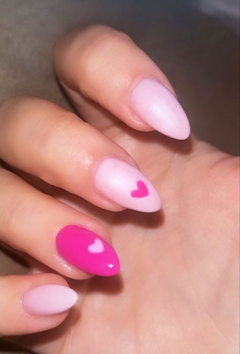 barbie gelnails pinknails barbienails Barbie Nails Easy, Easy Barbie Nails, Pink Easy Nails, Simple Barbie Nails, Barbie Acrylics, Cute Barbie Nails, Barbie Nails Ideas, Barbie Gel Nails, Barbie Nails Short