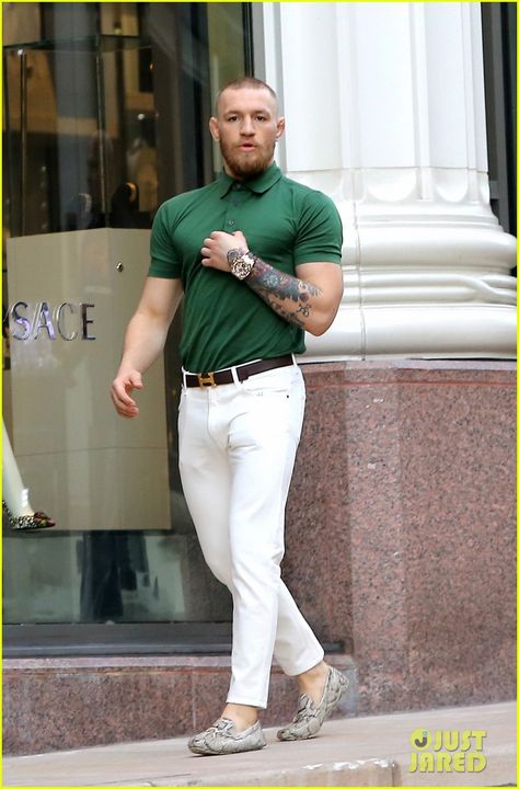 Conor Mcgregor Outfits, Conor Mcgregor Suit, Mcgregor Suits, Conor Mcgregor Style, Ufc Conor Mcgregor, Versace Store, Mc Gregor, Polo Shirt Outfits, Going Shopping