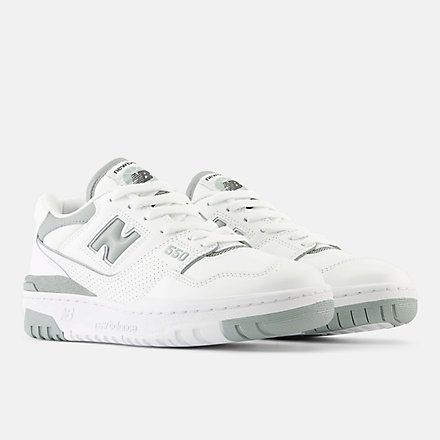 New Balance 550 White Grey, 550 New Balance, New Balance 550 White, Easy Winter Outfit, Style Steal, Grey Women, Nike Sb, Global Fashion, Nike Dunks