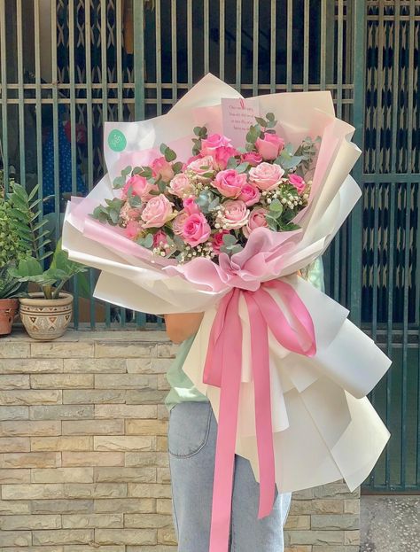 Expensive Flowers Bouquet, Graduation Bouquet Ideas Flowers, Graduation Bouquet Ideas, Graduation Flower Bouquet, Aesthetic Bouquet, Expensive Flowers, Graduation Bouquet, Graduation Flowers, Diy Bouquet Wrap