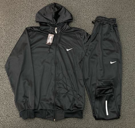 Nike Tracksuit Men, Nike Tracksuits, Roman Clothes, Track Pants Outfit, Neat Casual Outfits, Big Men Fashion, Nike Tracksuit, Tracksuit Men, Men Stylish Dress