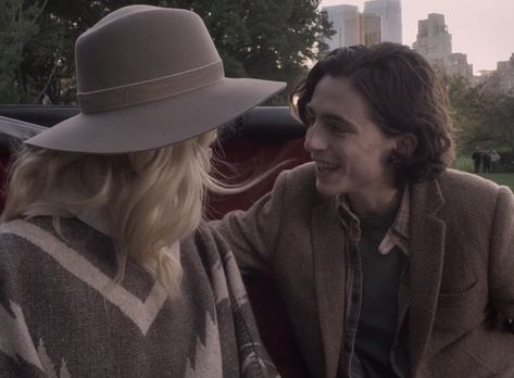 Timothee Chalamet And Elle Fanning, Pandora X Regulus, Regulus Black And Pandora Lovegood, Pandora And Regulus, Regulus And Pandora, Friendships Aesthetic, Harry Potter Friendship, Pandora Lovegood, Rainy Day In New York