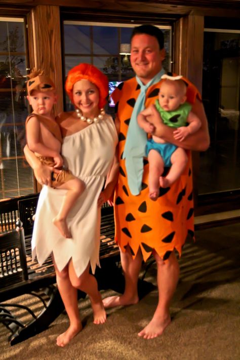 Flintstones Costumes Wilma Flintstone Costume Diy, Wilma Flintstone Costume, Flintstone Costume, Geek Outfit, Couples Fancy Dress, Flintstones Costume, Costume Homemade, Wilma Flintstone, Halloween Costume Toddler Girl