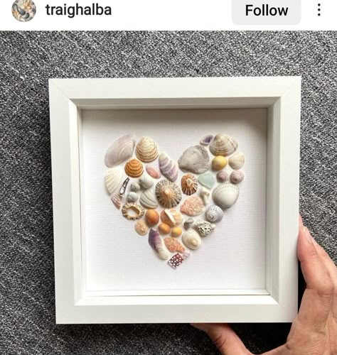 Pebble And Shell Art Ideas, Art With Seashells Diy Ideas, See Shells Craft, Seashell Gifts Diy, Shell Pictures Art, Pictures Made With Shells, Things To Do With Sea Shells Artwork, Crafts With Shells For Kids, Seashell Diy Crafts