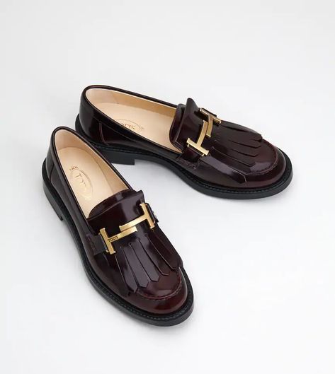 Woman BURGUNDY Loafers in Leather XXW59C0DU10SHA42R810 | Tods Tods Loafers, Burgundy Loafers, Front Fringe, Black Loafers, Swag Shoes, Black Edition, Italian Luxury, Pretty Shoes, Salvatore Ferragamo Flats