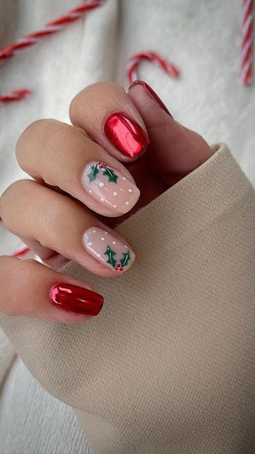 Christmas Themed Gel Nails, Gel Nail Designs December, Christmas Nails Alternative, Short Nails Inspiration Christmas, Cute Subtle Christmas Nails, Builder Gel Christmas Nails, Biab Christmas Nail Design, Cute Nail Ideas For Christmas, Gel X Winter Nails