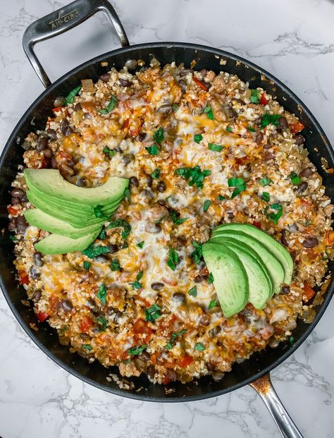 Easy Low Carb Ground Chicken Taco Skillet Recipe Low Carb Ground Chicken Recipes, Chicken Taco Skillet, Taco Skillet Recipe, Cheeseburger Salad Recipe, Ground Chicken Tacos, Chicken Taco Bowls, Taco Skillet, Mexican Soup Chicken, Ground Chicken Recipes