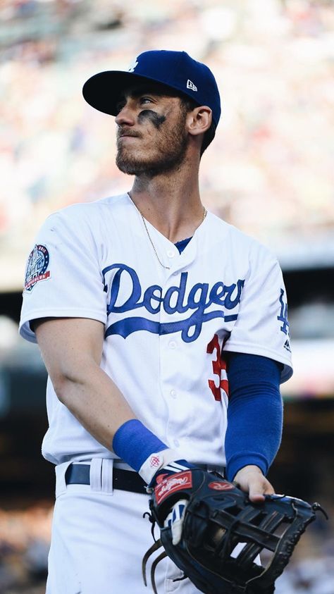 Bellinger Dodgers, Hot Baseball Players, La Dodgers Baseball, Dodgers Girl, Corey Seager, Cody Bellinger, Baseball Guys, Dodger Blue, Baseball Boys