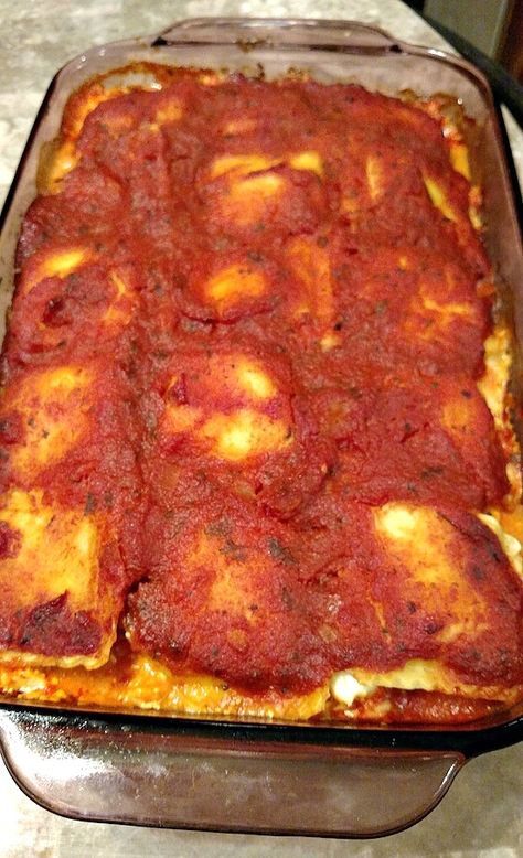 Ravioli Chicken Recipe, Baked Chicken Ravioli Recipe, Chicken Parmesan Ravioli, Chicken Cheese Ravioli Recipe, Cheese Ravioli With Chicken, Chicken And Cheese Ravioli Recipes, Ravioli Chicken Bake, Ravioli Recipe Chicken, Chicken Ravioli Bake