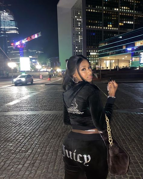 Juicy Track Suit Aesthetic, Black Juicy Couture Tracksuit Outfit, Juicy Couture Aesthetic Tracksuit, Juicy Couture Track Suit Black Women, Juicy Tracksuit Aesthetic, Juicy Catore Track Suit Outfit, Juicy Tracksuit Outfit, Black Women Tracksuit, Bratz Tracksuit