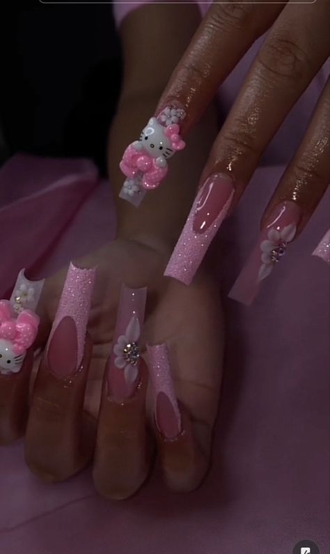 Mail Inspo Hello Kitty, Hello Kitty Nail Inspiration, Hello Kitty Nails With Flowers, Chrome Hello Kitty Nails, Light Pink Hello Kitty Nails, Hello Kitty Rhinestone Nails, Birthday Nails Hello Kitty, Nails Inspo Hello Kitty, Hello Kitty Nails Simple