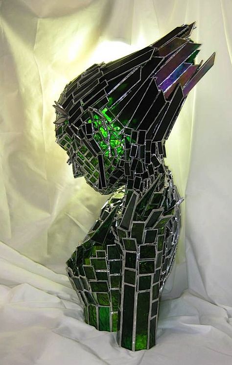 Stained Glass Sculpture 3d, 3d Stained Glass Projects, Broken Glass Mosaic, Stained Glass Sculpture, Mannequin Art, Mosaic Art Projects, Glass Mosaic Art, Tiffany Glass, Glass Work