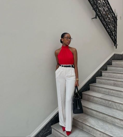 Corporate Baddie Office, Elegant White Jeans Outfit, White Pants Dinner Outfit, Chic Outfit Black Women, Business Casual Outfits For Women Dress, Pantalon Outfit, Corporate Baddie Outfits, Cute Professional Outfits, Corporate Baddie