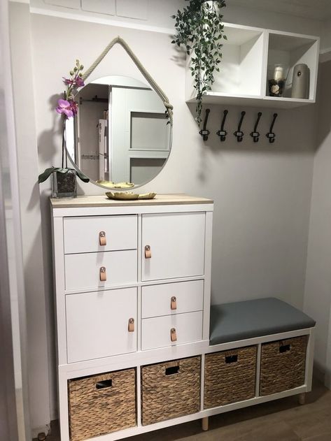 #furniture #ikeafurniturehacks #ikeahack Cubbies Mudroom, Vstupná Hala, Ikea Hack Ideas, Ikea Furniture Hacks, Hal Decor, Hall Decor, Home Entrance Decor, Mudroom Bench, Furniture Hacks