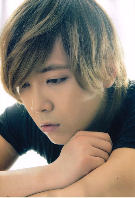 Lee Hongki  F.T.Island Come visit kpopcity.net for the largest discount fashion store in the world!! Inexpensive Fashion, Cn Blue, Ft Island, Pop Rock Bands, Korean Bands, Gwangju, Korean Star, Korean Entertainment, You're Beautiful