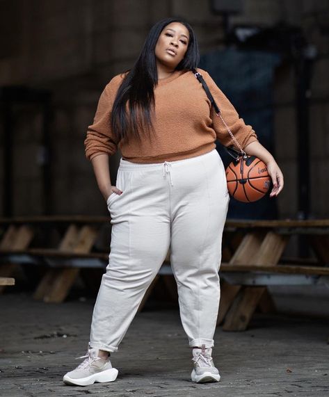 Nike sneaker outfits for plus size women | Plus size street style fashion | Casual plus size sneaker outfits | Plus size sneakers fashion for women | Basketball shaped handbag | Statement handbags for women #LTKcurves #LTKitbag #LTKunder50 Plus Size Adidas Outfit, Oversized Sweatpants Outfit Plus Size, Styling Joggers Women Plus Size, Sporty Outfits Plus Size, Plus Size Sneaker Outfits, Plus Size Athleisure Outfits Summer, Streetwear Fashion Plus Size, Plus Size Streetwear Fashion, Mas Outfits