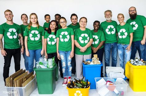 People supporting recycling and the environment | premium image by rawpixel.com Recycling Hacks, Recycling For Kids, Recycling Companies, Recycling Facts, Eco Earth, Eco Brand, Recycling Information, Electronic Recycling, Recycling Programs