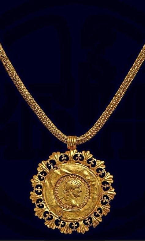 Gold braided chain from which hangs a coin of the emperor Hadrian tied in a frame, which is externally adorned with perforated multi-leafed anthems. 3rd c. A.D. Tie Chain Gold, Emperor Hadrian, Artifact Art, Byzantine Jewelry, Gold Necklace For Men, Golden Rings, Ancient Jewellery, Antique Bridal Jewelry, Roman Art