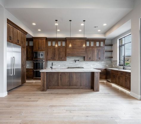 Cedar Pointe Homes on Instagram: “Perfection 🤩🤩 Builder: @cedarpointehomes cabinets: @prestigewoodworks” Wood Floor And Cabinet Combinations, Dark Cabinets With Light Floors, Kitchen Cabinet Color Schemes, Dark Wood Kitchen Cabinets, Light Wood Kitchens, Light Kitchen Cabinets, Dark Cabinets Light Floor, Brown Kitchen Cabinets, Dark Wood Kitchens