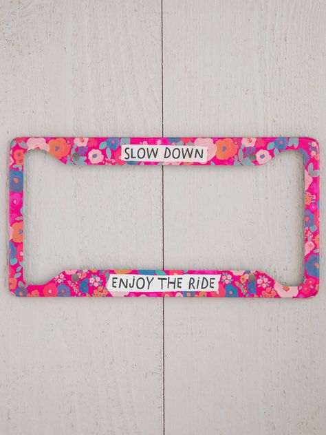 Cute Car Tags Plates, Subaru Decor Ideas, Flower License Plate Frame, Car Accessories Beachy, Cute License Plate Frame, Front License Plate Ideas, License Plate Ideas, Preppy Car, Girly Car Accessories