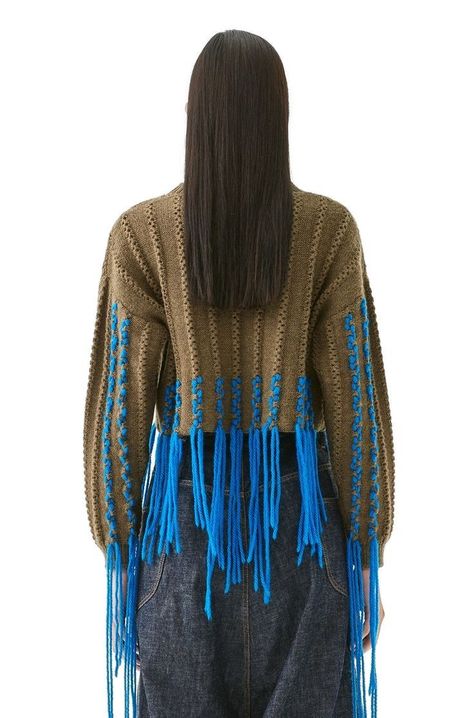 Fringe Sweater, Creation Couture, Knitwear Fashion, Knitwear Design, Knit Outfit, Knit Fashion, Knitting Inspiration, Upcycle Clothes, Fashion Details