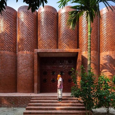 A series of cylindrical skylights and brick turrets feature in this Bangladesh mausoleum, which was designed by architecture studio Sthapotik to reference traditional Islamic buildings. مركز ثقافي, Brick Decor, Mosque Architecture, Brick Architecture, Brick Facade, Art Africain, Brick Design, Brick Building, Traditional Architecture