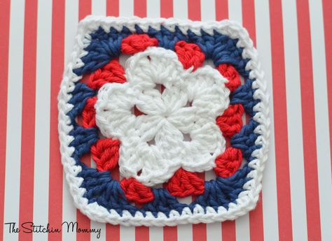 Crochet Star Granny Squares www.thestitchinmommy.com Crochet Star Granny Square, Star Granny Square, Motifs Granny Square, Yarn Box, Granny Square Crochet Patterns Free, Crochet Star, Confection Au Crochet, July Ideas, Crochet Blocks