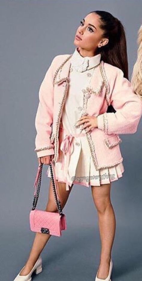 @agmyeverything Ariana Grande Scream Queens, Scream Queens Outfits, Ariana Grande Lipsy, Queens Outfits, Scream Queens Fashion, Ariana Grande Dangerous Woman, Queen Outfit, Ariana Grande Photoshoot, Tv Show Outfits