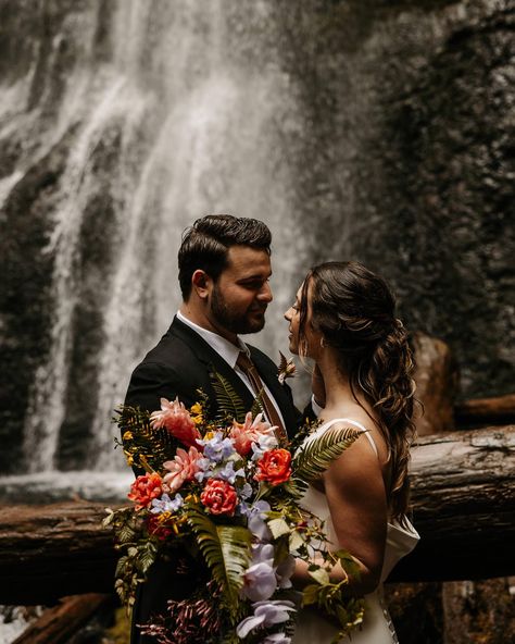 Wake up in a romantic wood cabin on the Pacific Ocean to greet your wedding day with your fiancé, and head out on a drive through the mountains to elope in a national park🌅 Get ready together under a soft pitter of PNW rain in the early morning light, before heading out to Lake Crescent to admire the fog hanging over the water, the stunning layers of the Cascade mountains all around, and to watch the local duck families swim around peacefully After spending an intimate and private moment t... Abraham Lake, Lake Crescent, Lake Elopement, Wood Cabin, Family Swimming, Cascade Mountains, The Pacific Ocean, Drive Through, The Fog