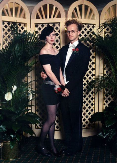 Awkward Prom Photos, Gay Prom, Emo Prom, Prom Aesthetic, Funny Prom, 1980s Prom, Prom Backdrops, Goth Prom, 90s Prom