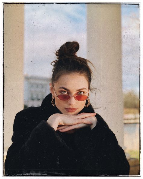 Cat Eye Colors, 90s Sunglasses, Cat Eye Sunnies, Cute Sunglasses, Red Sunglasses, Sunglasses Women Fashion, 90's Fashion, Trendy Swimwear, Trendy Sunglasses