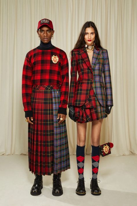 Tartan Fashion, Tartan Skirt, Fasion Outfits, Plaid Outfits, Male Fashion Trends, 2022 Fashion, Style Punk, Frock Design, Celebrity Houses