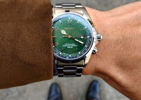 Seiko Alpinist, Time And Tide, Field Watches, Don't Trust, Sports Watch, 3 O Clock, Sport Watches, Omega Watch, Stainless Steel Case